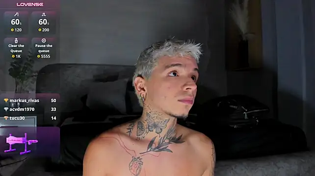 Show modela Ian_Castillo_ na web-kameri