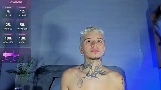 Ian_Castillo_ Webcam-Show