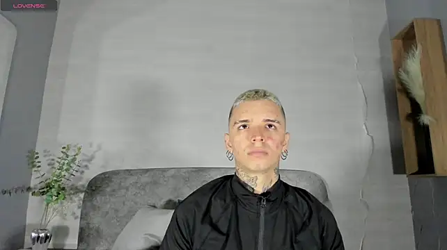 הופעת וובקאם של Ian_Castillo_