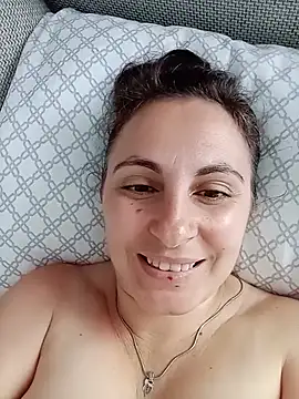 ShelaDiass' Live XXX Chat