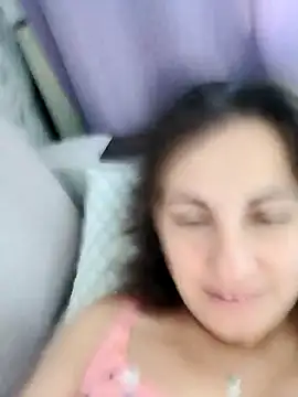 XXX chat uživo modela ShelaDiass