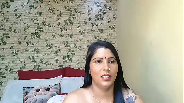 Show modela XIndianintimacy na web-kameri