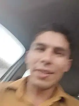 Show modela EddyMezo na web-kameri