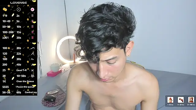 Benjamin_Buster Adlı Modelin Web Kamerası Şovu
