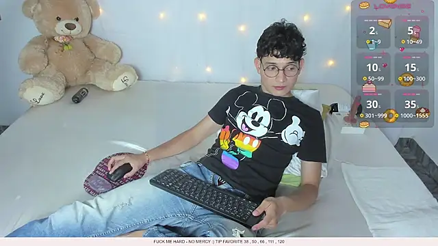 Benjamin_Buster Adlı Modelin Web Kamerası Şovu
