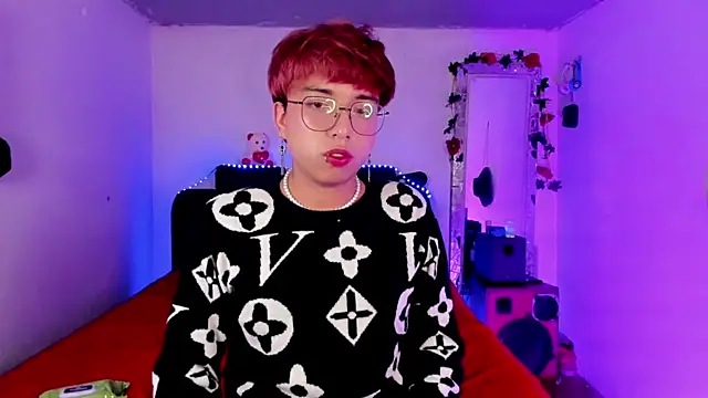 AnggelONfiree Шоу с уебкамера