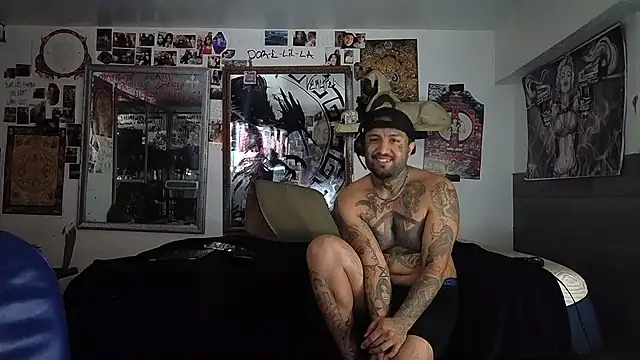 Show modela Azielparallax na web-kameri