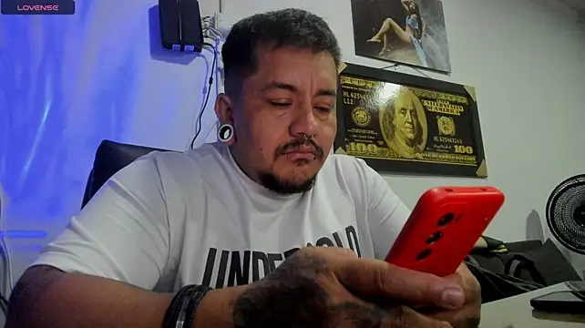 maximo__russo Шоу с уебкамера