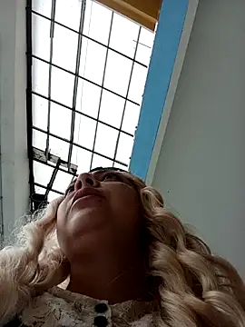 madelaine-のウェブカメラショー