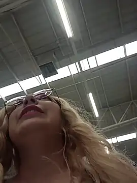 madelaine- Pertunjukan Webcam