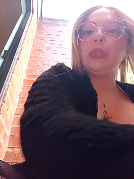 madelaine-'s Webcam Show