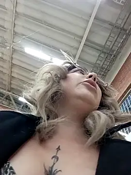 madelaine-'s Webcam Show