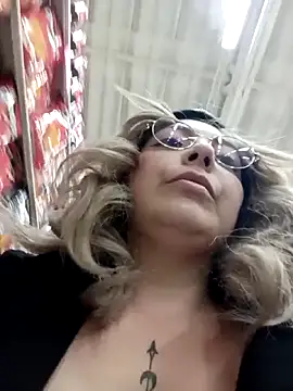 madelaine-'s Webcam Show