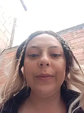madelaine-'s Live XXX Chat