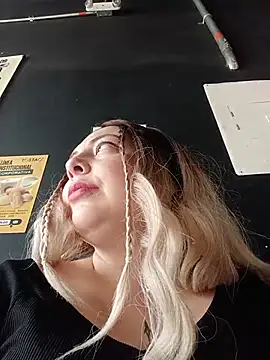 Chat XXX ao vivo de madelaine-