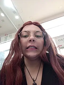 madelaine-'s Live XXX Chat