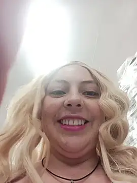 madelaine-'s Live XXX Chat