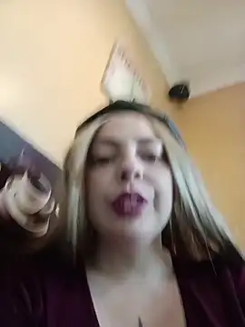 madelaine-n Live chat-huone