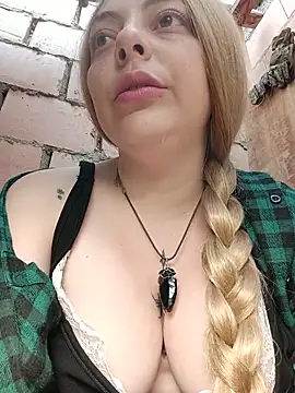 madelaine-'s Webcam Show