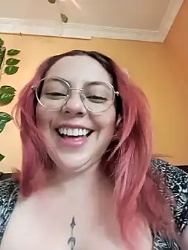 madelaine-'s Live XXX Chat