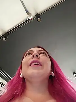 madelaine-'s Live XXX Chat