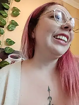 madelaine-'s Live XXX Chat