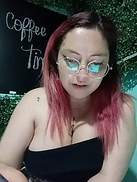 madelaine- Live XXX-Chat