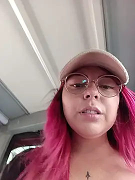 madelaine-'s Live XXX Chat