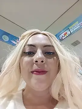 madelaine-'s Live XXX Chat