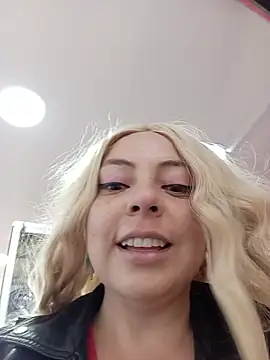 madelaine-'s Live XXX Chat