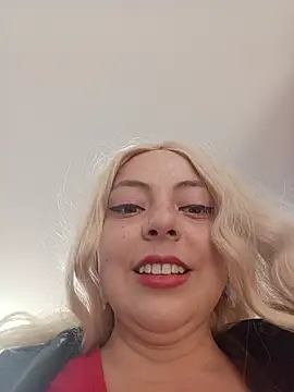 madelaine-'s Live XXX Chat