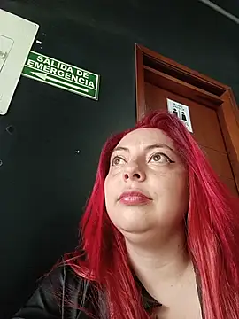 Chat XXX en directo de madelaine-