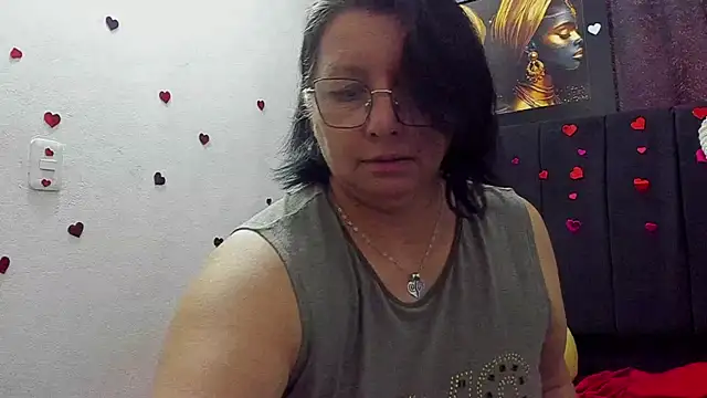 Evaaross_2345's Live XXX Chat
