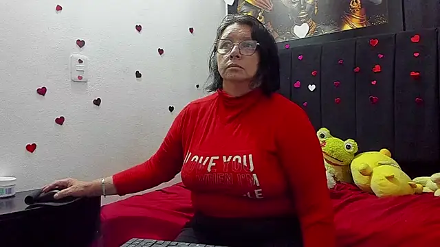 צ'אט XXX בשידור חי של Evaaross_2345