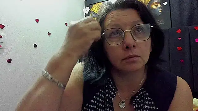 צ'אט XXX בשידור חי של Evaaross_2345
