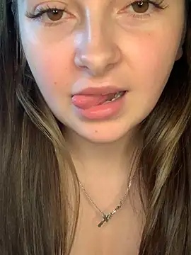 fairy365 Adlı Modelin Canlı XXX Sohbeti
