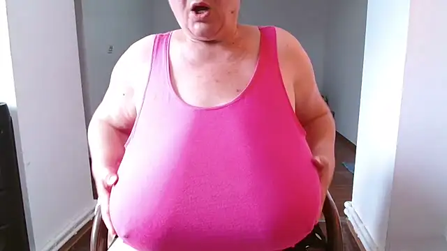 mayabbw50tits 现场XXX聊天