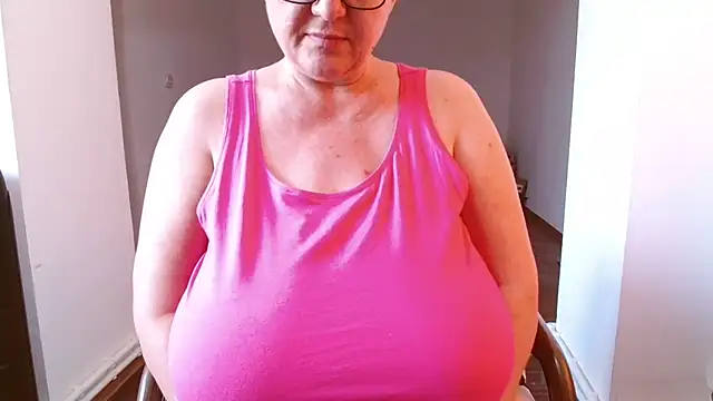 mayabbw50tits' Webcam Show
