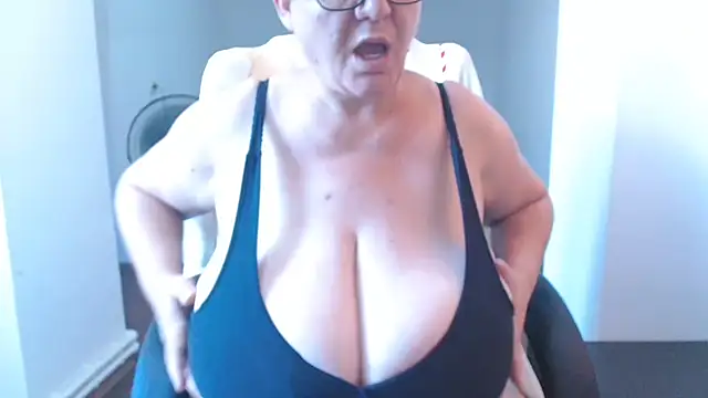 โชว์เว็บแคมของ mayabbw50tits