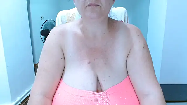 mayabbw50tits' Webcam Show