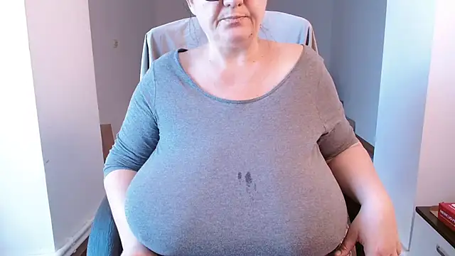 mayabbw50tits webkamerás műsora