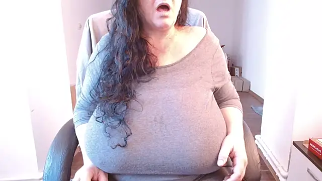 mayabbw50tits: онлайн-секс-чат