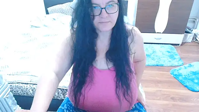 הופעת וובקאם של mayabbw50tits
