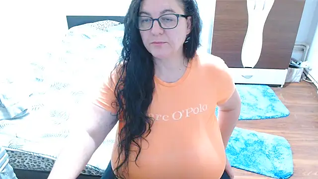 mayabbw50tits 在線直播表演