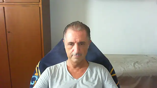 lliuk70mi 网络视讯表演