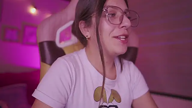 Chat +18 de milly_kenner ao vivo