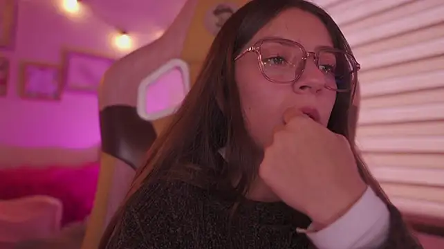 צ'אט XXX בשידור חי של milly_kenner