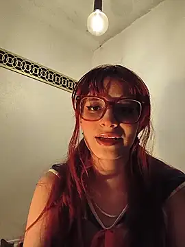 צ'אט XXX בשידור חי של RedMeloddy