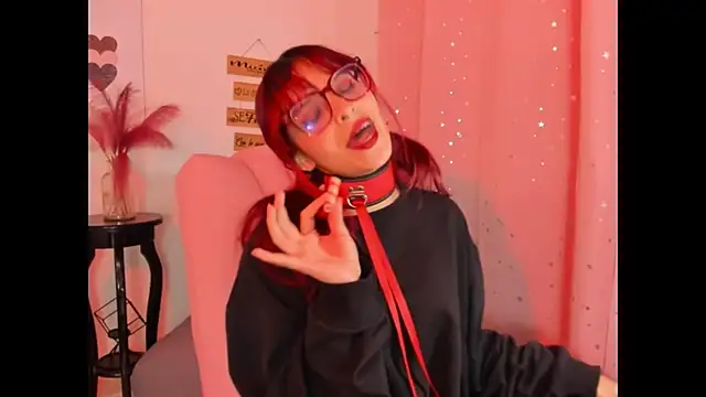 RedMeloddy's Webcam Show