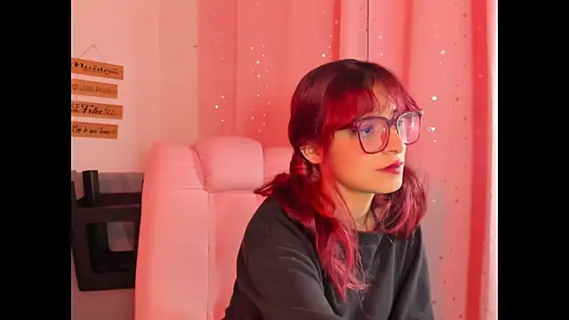 RedMeloddy's Live XXX Chat